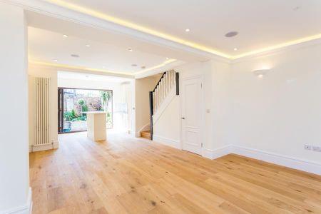 3 bedroom terraced house to rent - Photo 2