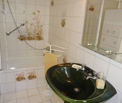 Apartment 2 bedrooms in the center Avenida Mouzinho de Albuquerque ... - Photo 5