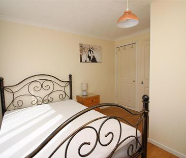 5 bedroom semi-detached house to rent - Photo 3