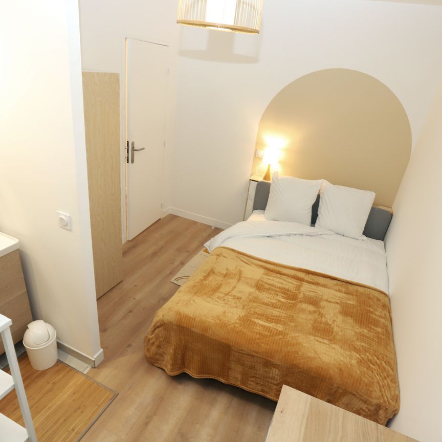PLACE DE LA BOURSE Roommate 3 Bedrooms at Nantes - Photo 1