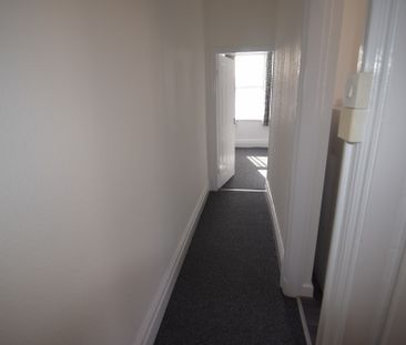 To Let 1 Bed Flat - Photo 1