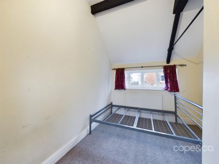 3 bedroom mews to rent - Photo 5