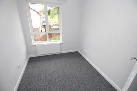 30 Queens Road, Antrim, BT41 1AL - Photo 4