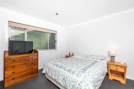 1 Hopetoun Circuit, Deakin. - Photo 4