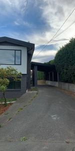 4 bedroom 3 Bathroom - Photo 3