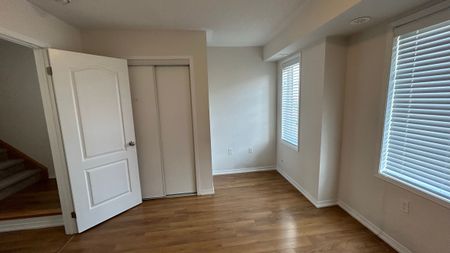 For Lease - 2552 Bromus Path, Oshawa, Ontario - Photo 2