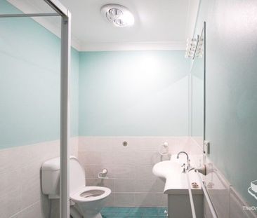 INSPECTION CANCELLED Charming 3-Bedroom Townhouse in Prime Sherwood... - Photo 4