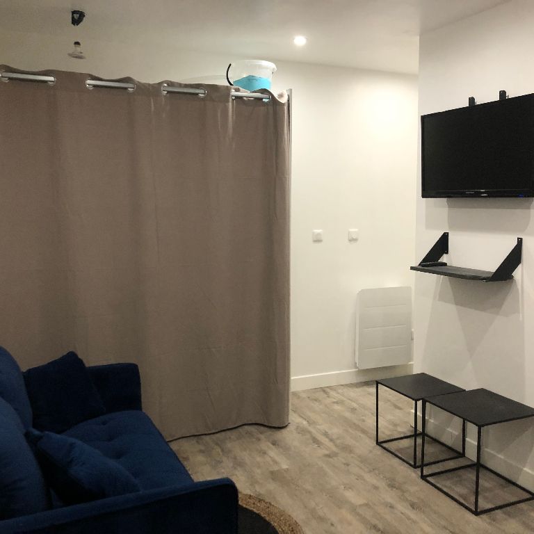 Location Appartement 1 pièce 19m² - Photo 1