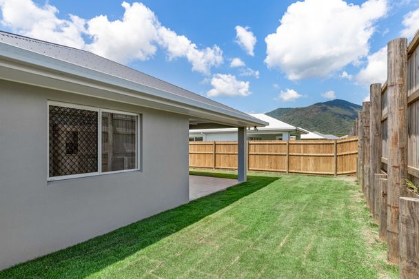 EXECUTIVE ENTERTAINER WITH SOLAR IN MUCH SOUGHT AFTER SMITHFIELD VILLAGE! - Photo 1