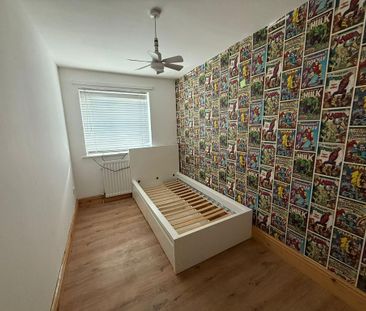 3 bedroom terraced house to rent - Photo 2