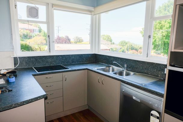 FAMILY HOME WITH VIEWS - Photo 1