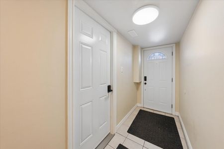 For Lease - 4 Smith Street, Bradford West Gwillimbury, Ontario - Photo 5