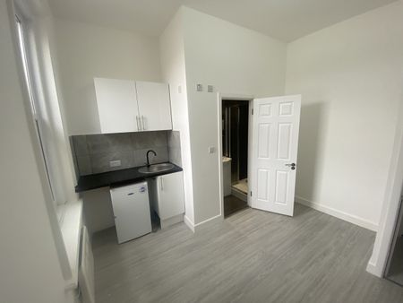 Room in a Shared Flat, Staplehurst Road, SE13 - Photo 4