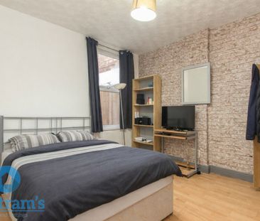 5 bed Mid Terraced House for Rent - Photo 5