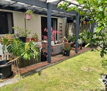 Spacious 3-Bedroom Townhouse to Call Home - Photo 5