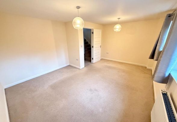 3 bedroom semi-detached house to rent - Photo 1