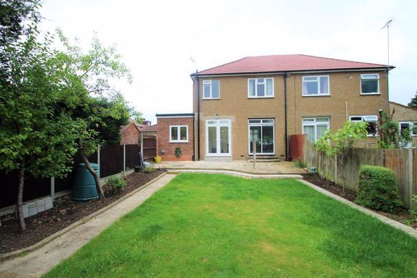 4 bedroom semi-detached house to rent - Photo 1