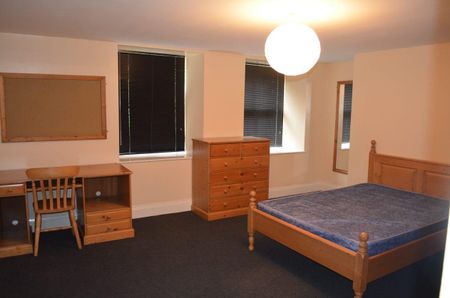 North Terrace, Newcastle Upon Tyne - Photo 4