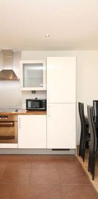 3 bedroom flat to rent - Photo 1