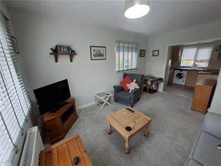 1 bedroom flat to rent - Photo 2