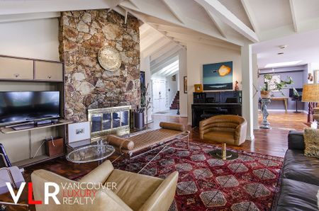 House in West Vancouver, BC - Photo 4