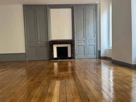 Location Appartement 4 pièces 126m² ANNONAY 07100 - Photo 1