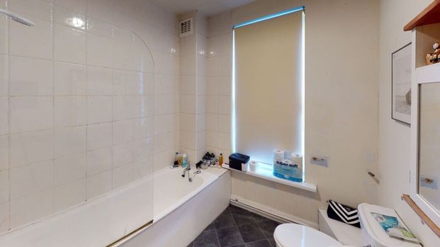 William Street, Hyde Park - Photo 1