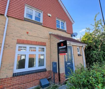 3 bedroom Semi-detached house to rent in Chesters Avenue, Longbento... - Photo 3