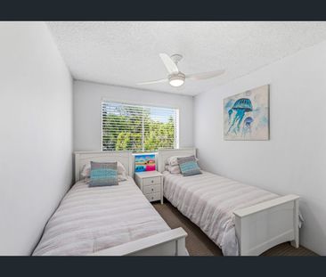 IMMACULATE UNIT IN PRIME LOCATION! - Photo 6