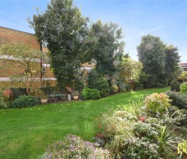 2 bedroom house in Fulham - Photo 5