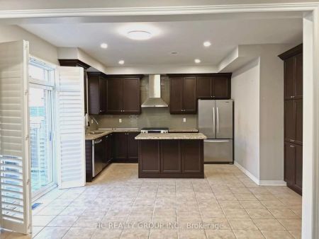 Detached Home For Lease | N9250703 - Photo 5
