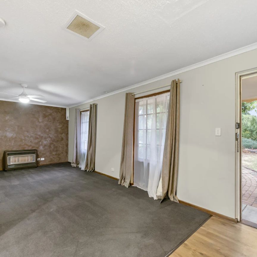 1 Amos Court, - Photo 1