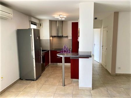 TOULON LA BARRE Appartement meublé type 4 - Photo 2