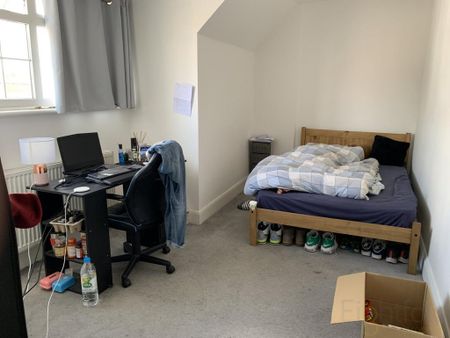 3 bedroom flat to rent - Photo 5