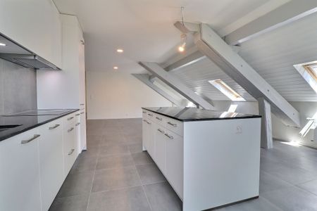 Magnifique 3.5 pièces entièrement rénové en plein centre-ville - Photo 2