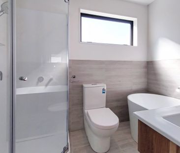 Stunning Townhouse Massey. - Photo 1