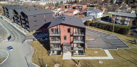 *PROMO 1 MOIS GRATUIT* Brunet: 4 1/2 récent, VALLEYFIELD, ÉLECTROS - Photo 2