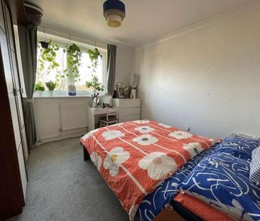 Three Bedroom Flat In The Heart Of Greenwich, SE10 - Photo 1