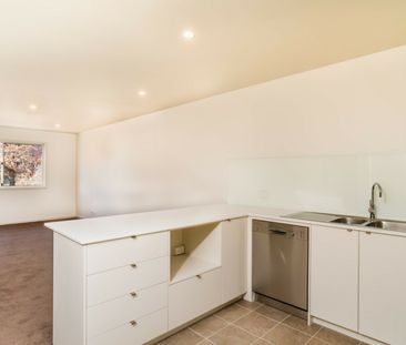 One Bedroom In A Great Location! - Photo 3