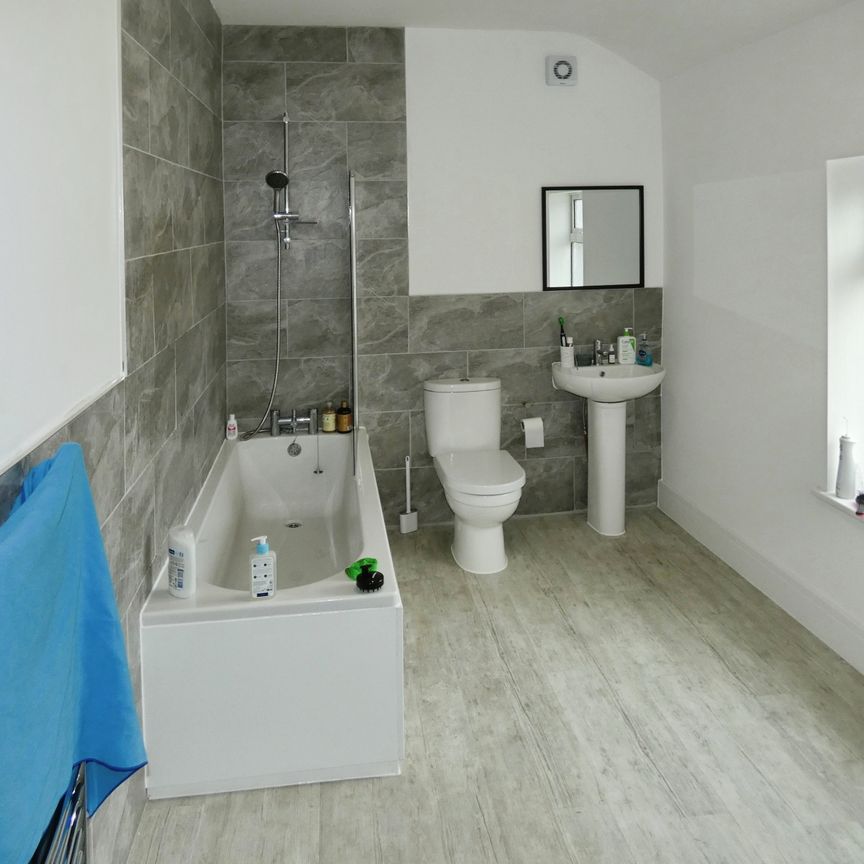 1 bedroom room to rent Church Street, Creswell - Photo 1