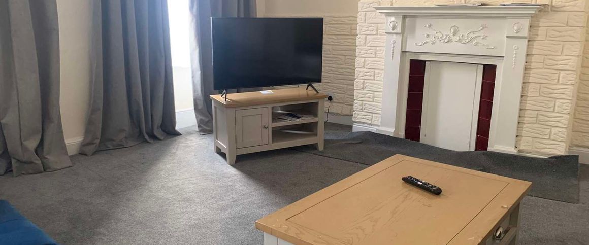 Prime location! Room 8 - Photo 1