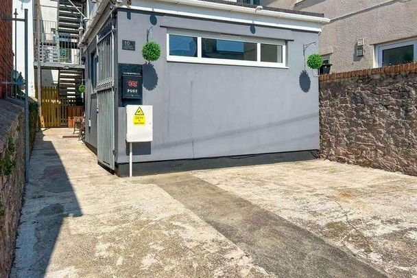 Scarborough Place, Torquay, TQ2 - Photo 1