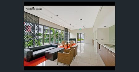 Spacious 2 bedroom apartment in the heart of Newington. - Photo 4