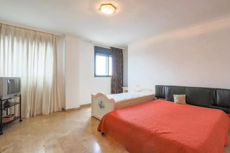 Carrer de Góngora, Valencia, Valencian Community - Photo 4