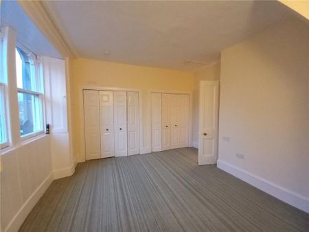 4 bedroom apartment to rent - Photo 4