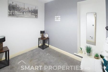 3 bedroom flat to rent - Photo 5