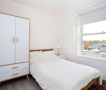 A modern two bedroom apartment. - Photo 4