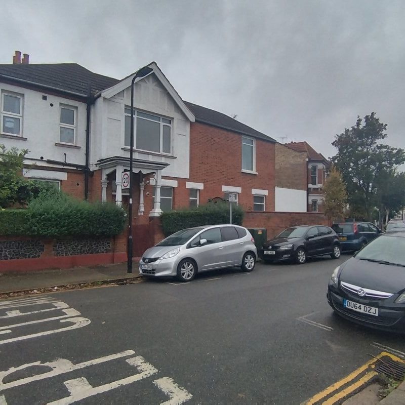 Gunnersbury Lane - Photo 1