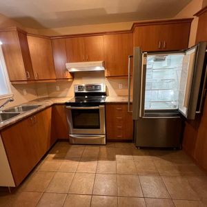 Grand 5 ½ Bien éclairé , Propre - Photo 2