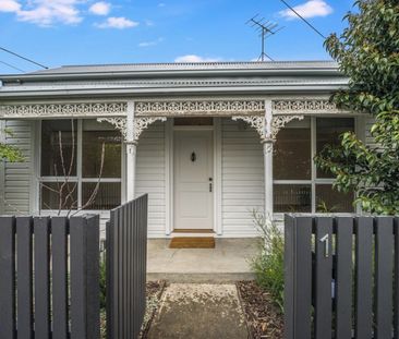 Style, Sophistication and Location, Location, Location! - Photo 2
